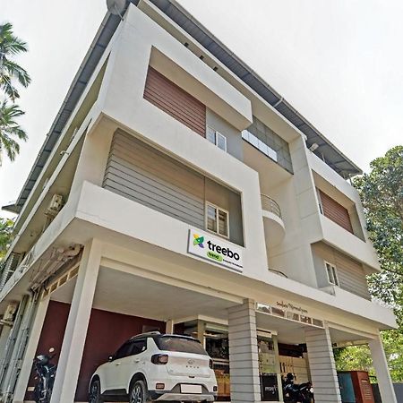 Sreepathi Nirmalyam 400 Mts From Guruvayoor Temple Hotel Guruvāyūr Buitenkant foto