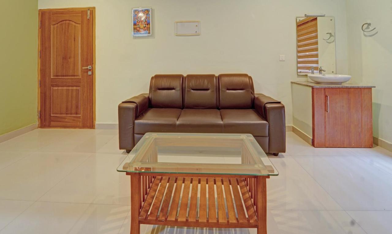 Sreepathi Nirmalyam 400 Mts From Guruvayoor Temple Hotel Guruvāyūr Buitenkant foto