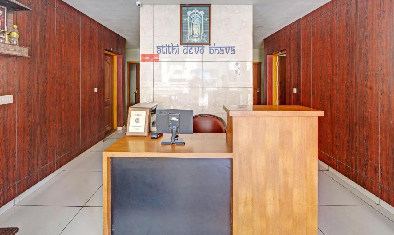 Sreepathi Nirmalyam 400 Mts From Guruvayoor Temple Hotel Guruvāyūr Buitenkant foto